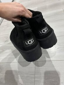 Dámske čižmy UGG na platforme