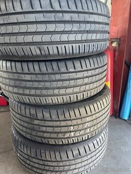 215/50 R17 vredestein