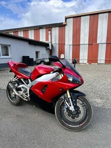 YAMAHA R1 - 1