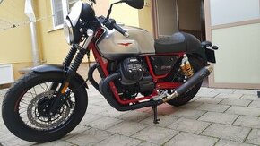 Moto Guzzi V7iii racer - 1