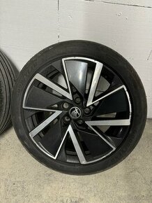 225/45R18