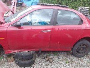 Predám dvere alfa romeo 156 predné-zadné strana soferova