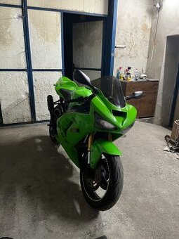 Kawasaki ZX6R r.v.:2004