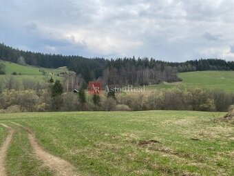 Na predaj pozemok v mestskej časti Srňacie, 7000m2