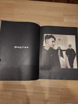 Na predaj tourbook Depeche Mode