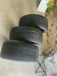 Zimné pneumatiky 235/40 r19 - 1