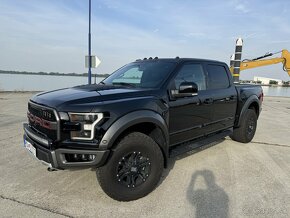 rezervovane  Ford F150 Raptor kupeny ako novy v CZ