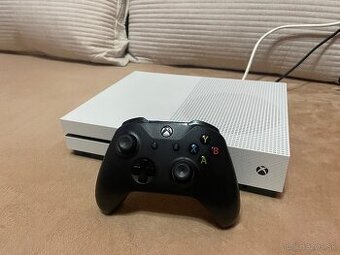 Xbox One S 1TB + ovládač , hry