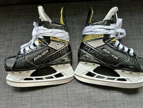 Bauer Supreme Y10