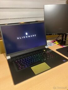 Dell Alienware X17 R1 Herný Notebook + batoh