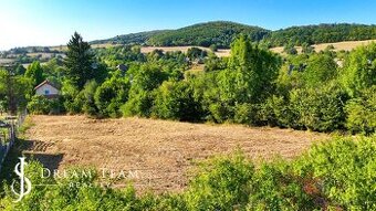 Slnečný, stavebný pozemok o veľkosti 1637m2 v obci Počúvadlo