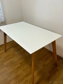 Jedálenský stôl biely