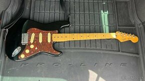 Fender Strato Squier - 1