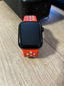 Apple Watch SE 44 mm Tmavo atramentový hliník s tmavo atrame - 1