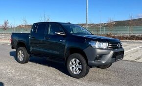 TOYOTA HILUX : NA PREDAJ , NA SPLÁTKY