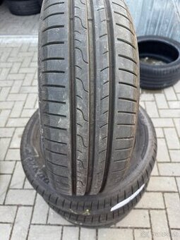 185/60R15 Dunlop