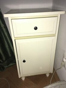 Predám nočny stolík Hemnes Ikea