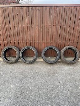 Pneu 225/45R18 a 255/40R18