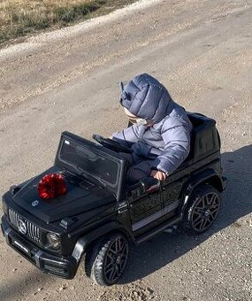 Predám elektrické autíčko Mercedes AMG