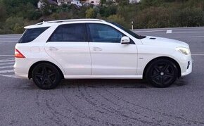 Mercedes M trieda 350 BlueTEC AMG Packet 4matic (ML W166) - 1