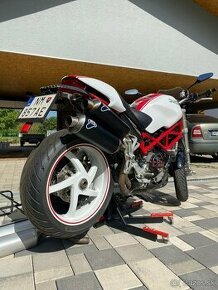 Ducati monster S2r1000