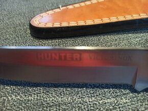 Nôž Victorinox Hunter - 1