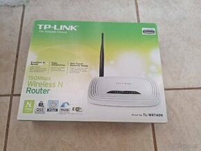 TP-LINK TL-WR740N.