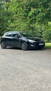 Predám Opel astra J