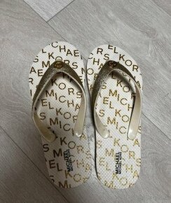 Michael Kors flip flop