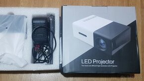 LED PROJECTOR