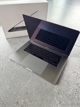 Macbook Pro 15” retina touchbar