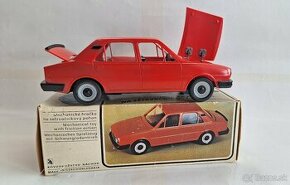 KDN škoda 120L (1:20) červená