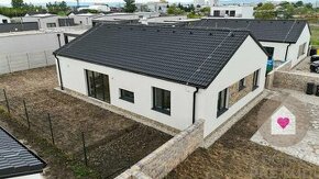 Priestranný 4 izbový RD bungalov o rozlohe 116,52 m2 v štand