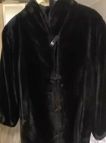 Kvalitný elegantný čierny dámsky kabát - 1