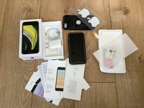 iPhone SE 2020, čierny + náhradné ochranné sklo a púzdro