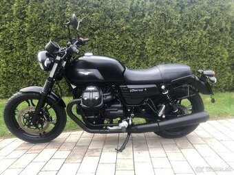 Moto Guzzi V7 III Stone