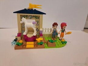 LEGO FRIENDS Mia a kôň 41696