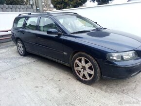 VOLVO V70 24D D5 120KW AUTOMAT RV 2002