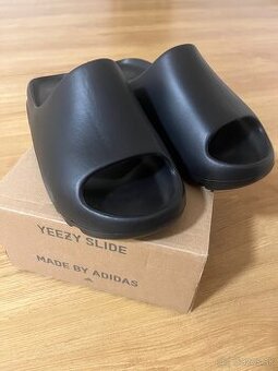 Yeezy Slide Onyx veľkosť 45 - 1