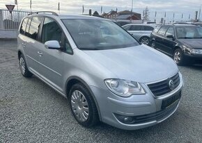 Volkswagen Touran 1.4 TSI 7 MÍST benzín manuál 103 kw