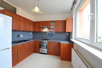 PRENÁJOM, 4-izbový byt, 101 m2, Poprad-Matejovce, Ul. Allend