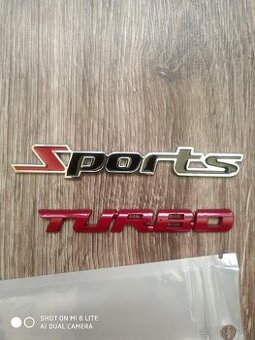 Kovové znaky Turbo a sport