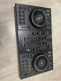 Pioneer DDJ 400 a sluchadlá