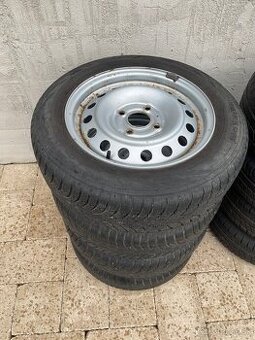 Gumy 185/65 R15 A  Disky Nissan Almera 4x114.3, 6Jx15 ET45