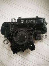 Servomotor dverí kufra Škoda Superb 3 sedan 3V5.827.887.A