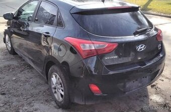 MOTOR D4FB Hyundai i30 1.6 CRDI 2012 ZADNÉ SVETLÁ, ZADNÝ NÁR