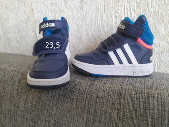 adidas 23,5