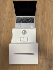 MacBook air 8gb RAM 128gb SSD