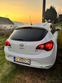 Opel Astra J