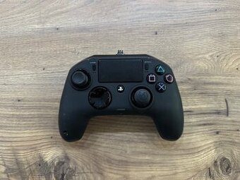 Ovládač Nacon Revolution Pro na PS4